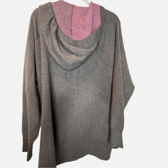 Torrid | Breast Cancer Awareness Raglan Hoodie Sweater Plus 2 - Picture 3 of 5